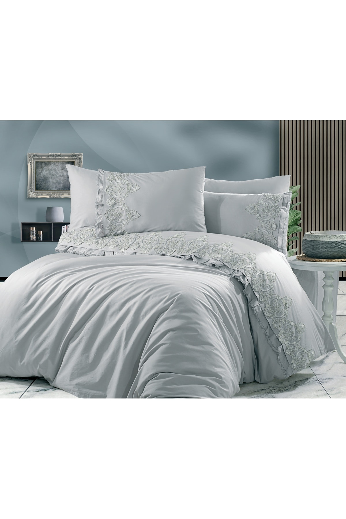 Capital Home Battal Boy 4 Yastıklı İşlemeli Nevresim Takımı