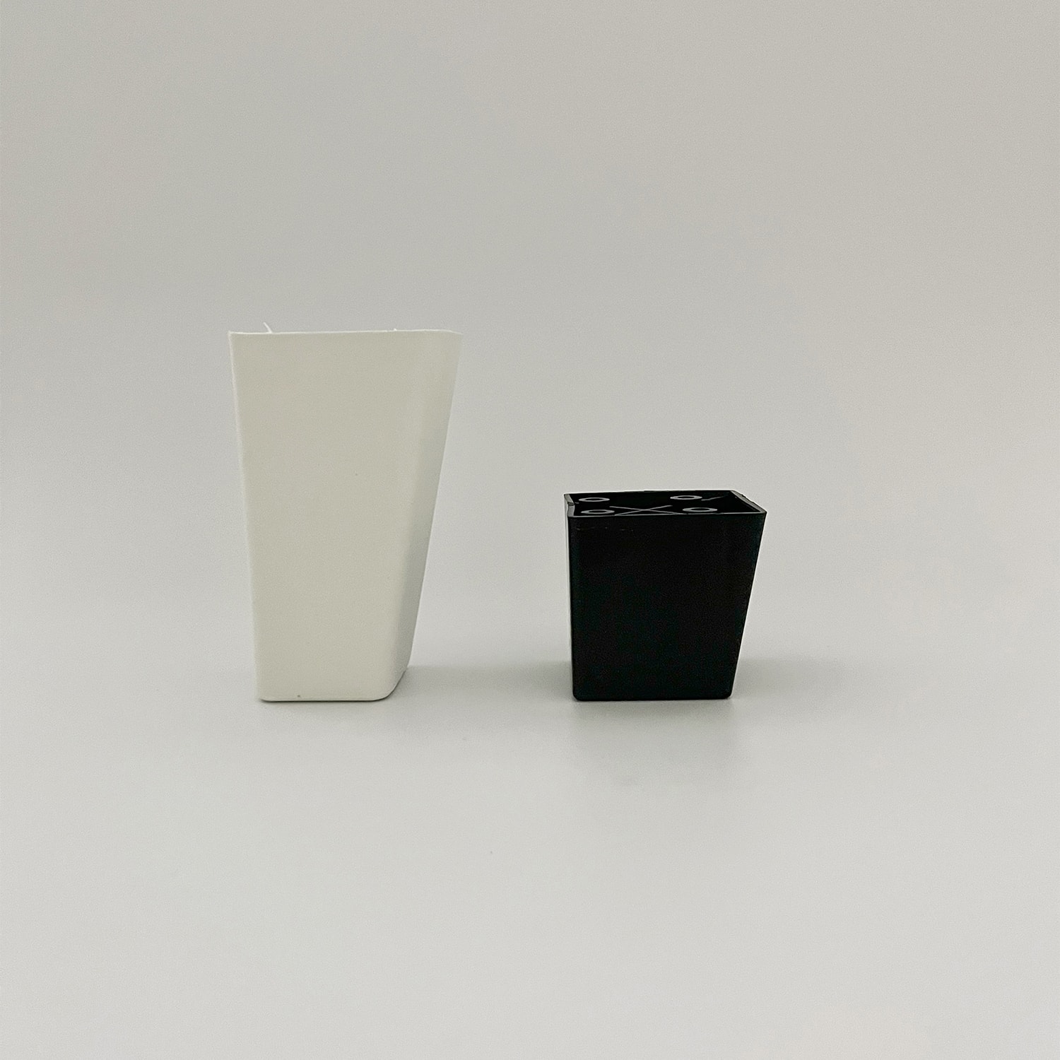 Plastik Köşeli Konik Mobilya & Koltuk Ayağı 12cm Mat Beyaz (4 Adet)