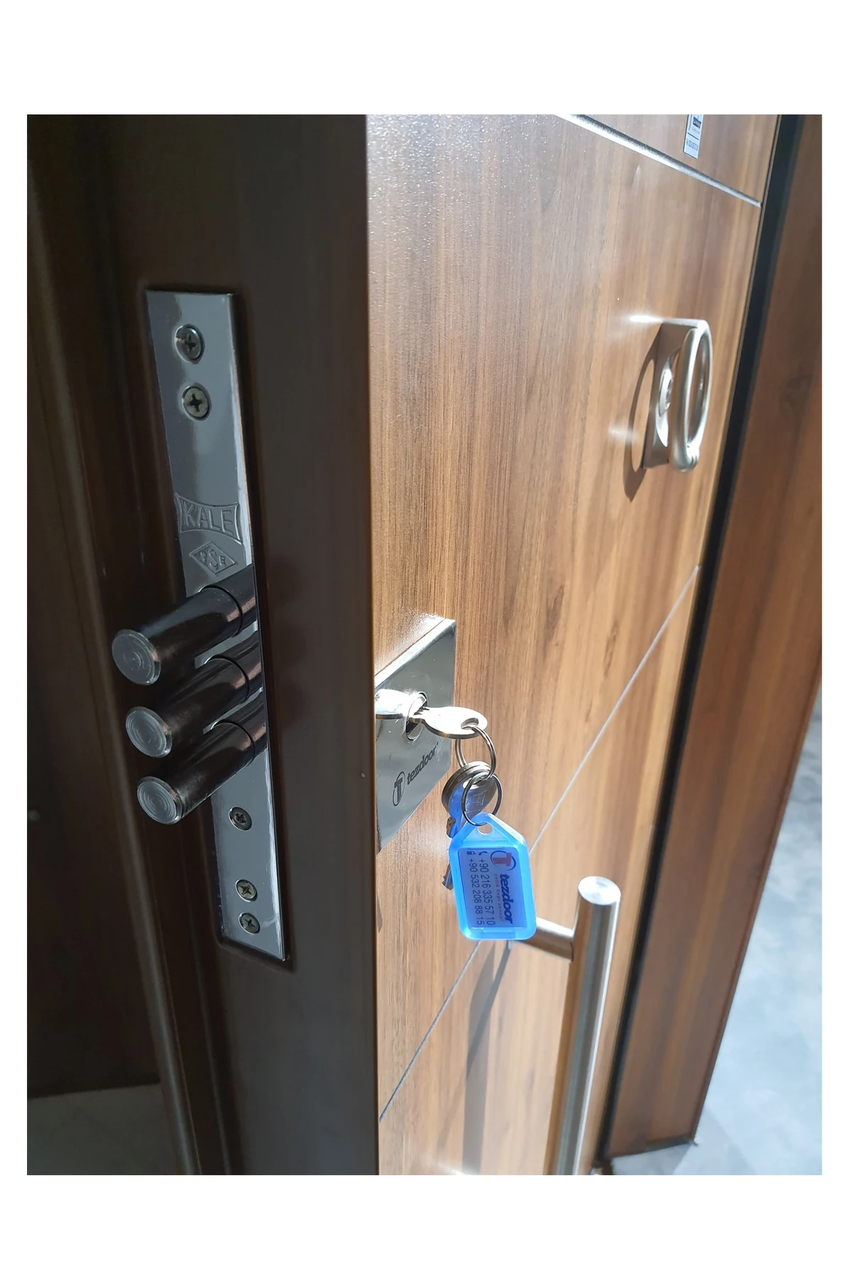 Çelik Kapı Modelleri Ahşap Kaplama Kasalı Düz Model Daire Kapısı, Çelik Kapı Sol Açılım