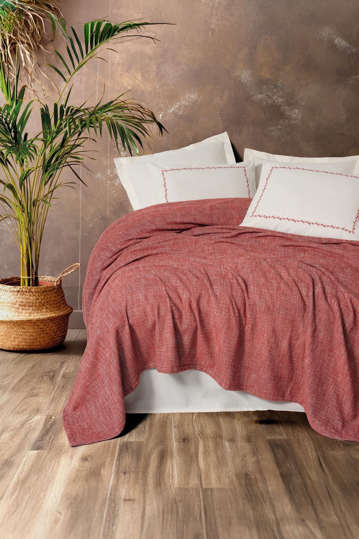 Embrova Çift Kişilik Pike Takımı Şönil Loom Bordo