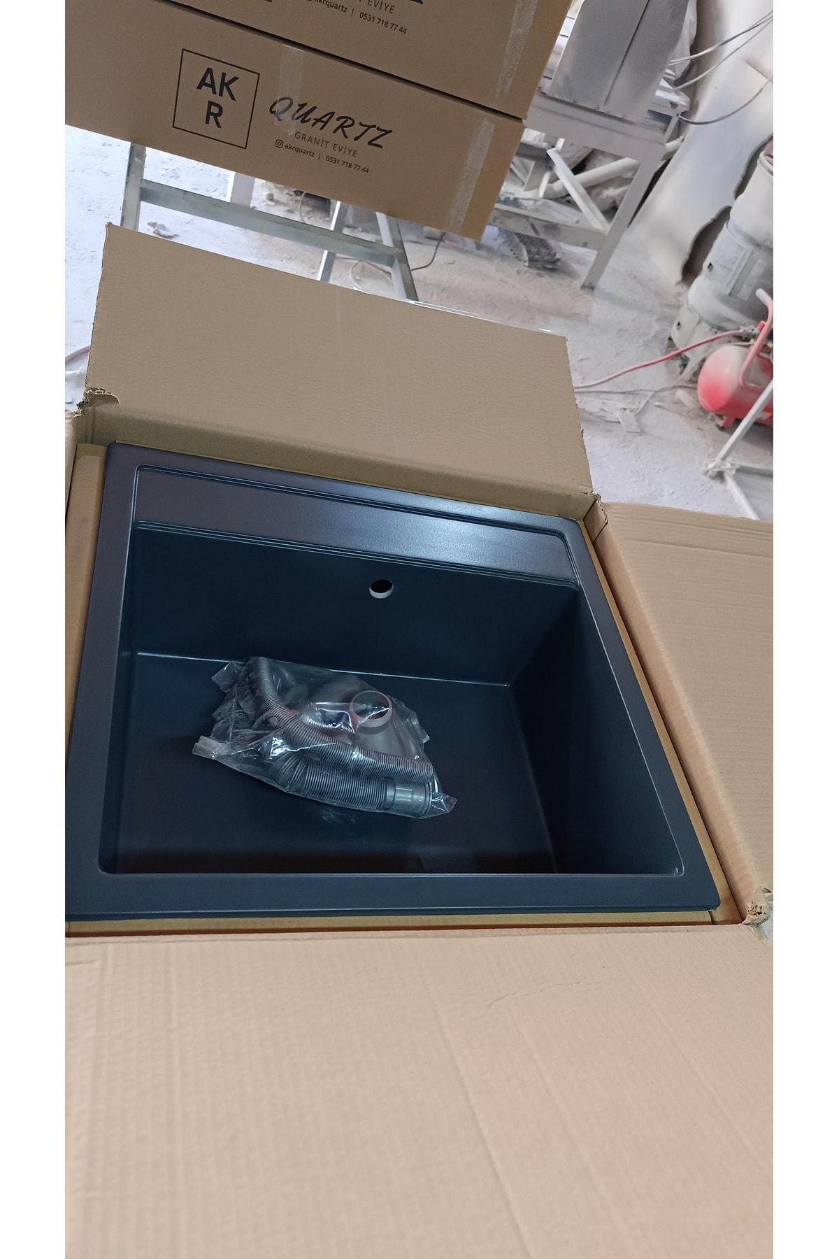 56*50 Ant Gri Granit Evye