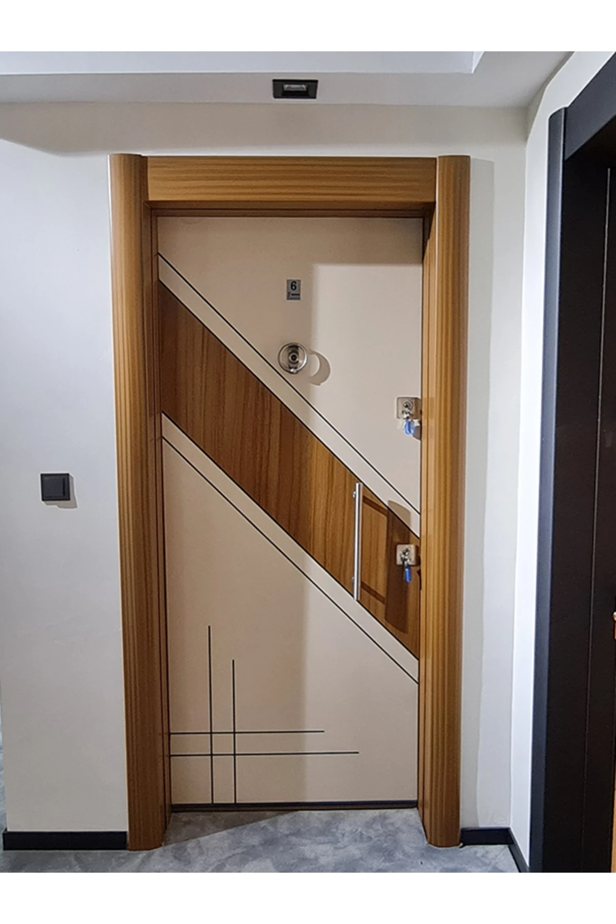 Celik Kapi Tırnaklı Sistem Kale Kilit Çelik Kapı, Eskitme Kasalı Düz Model Daire Kapısı Sağ Açılım