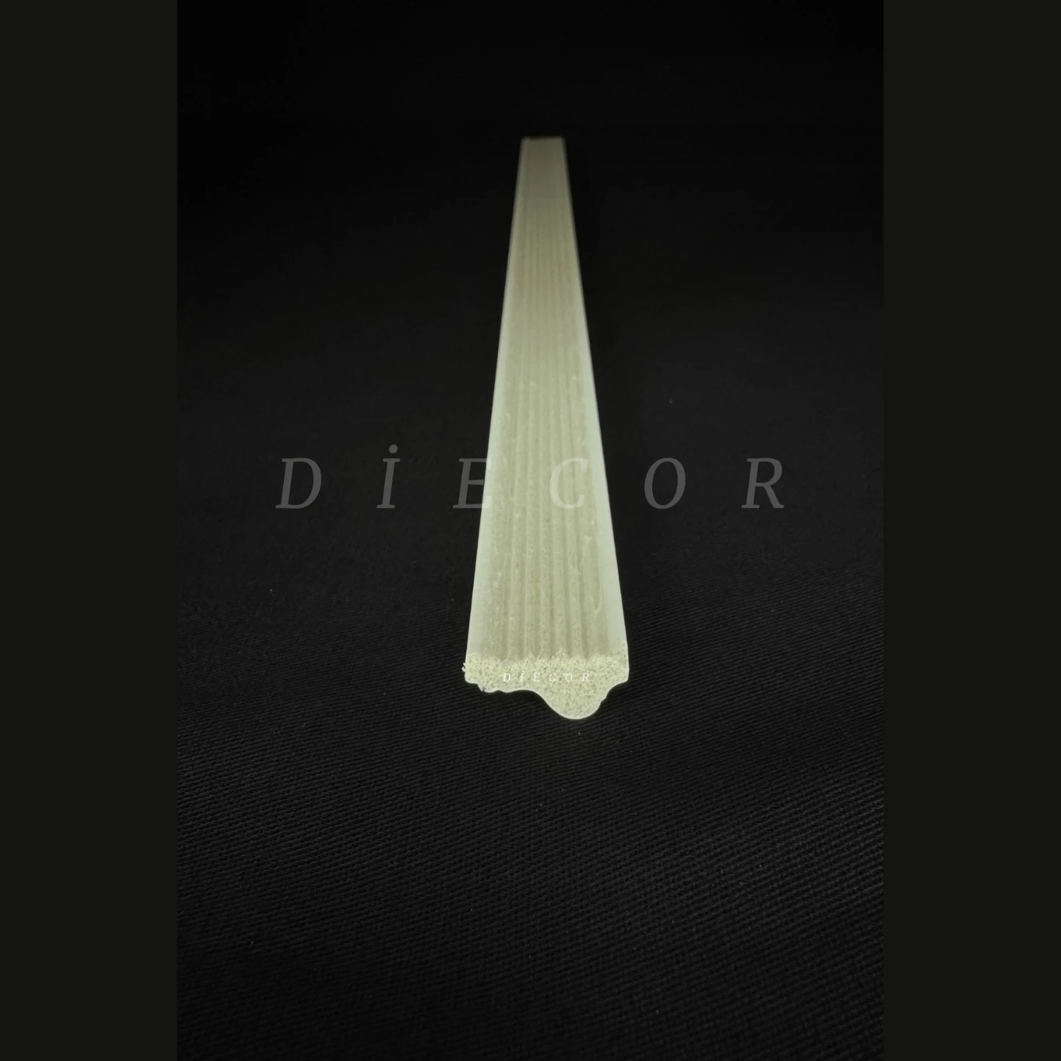 Dekoratif Boyanabilir 15 Adet 2 cm Eğimli Polistren Duvar Çıtası