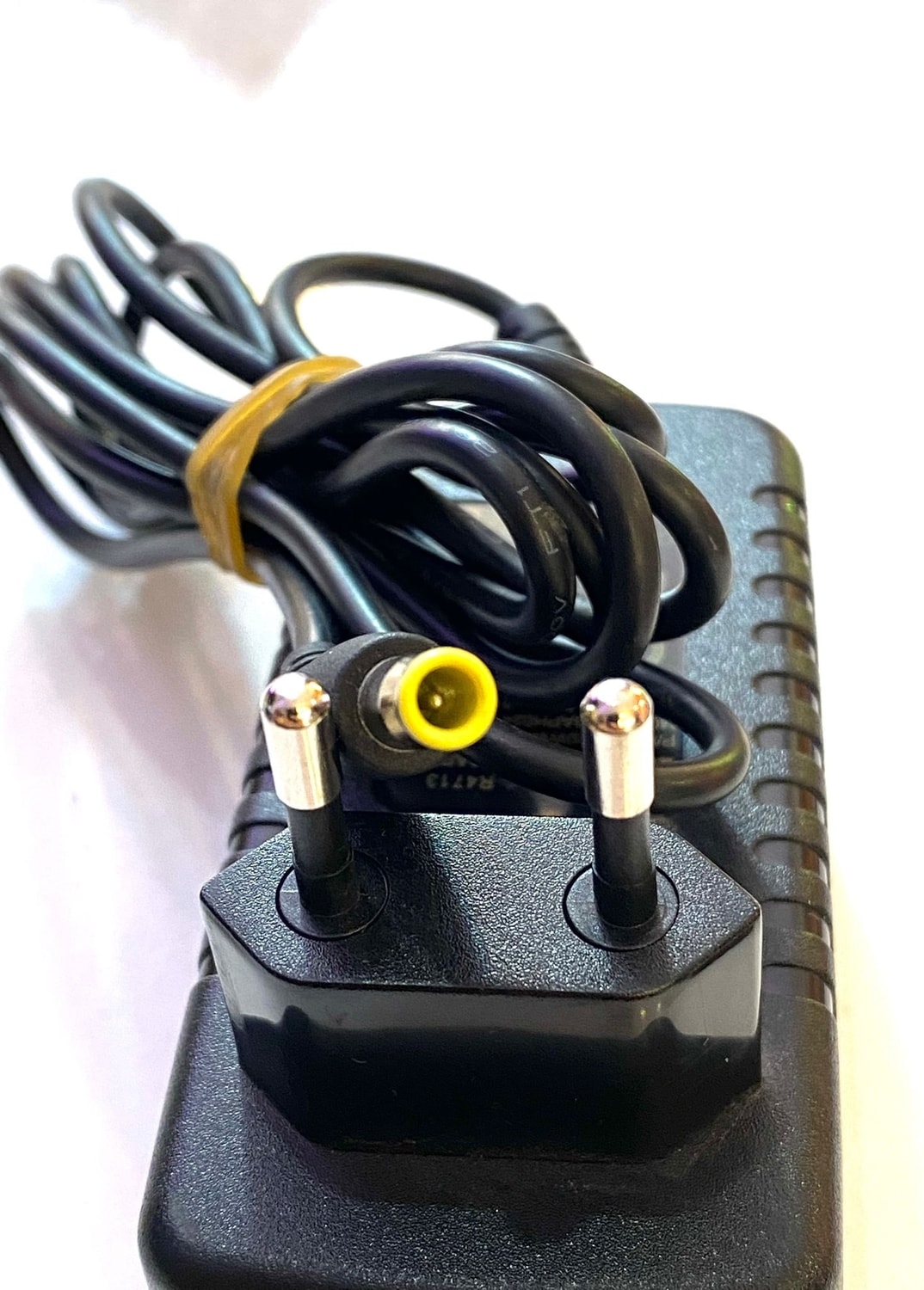 12 Volt 2 Amper Iğne Uçlu Adaptör