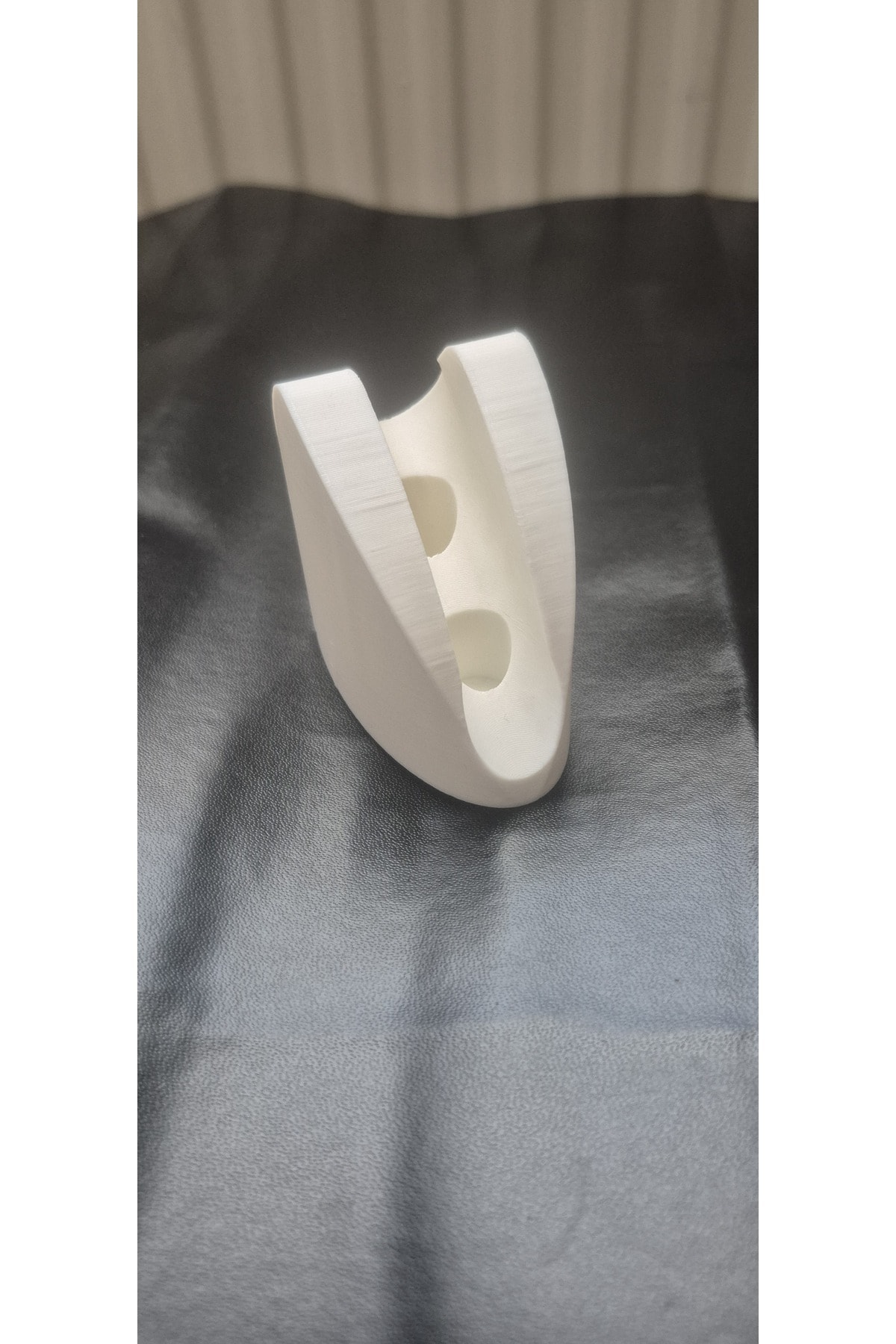 DUŞ BAŞLIĞI TUTUCU