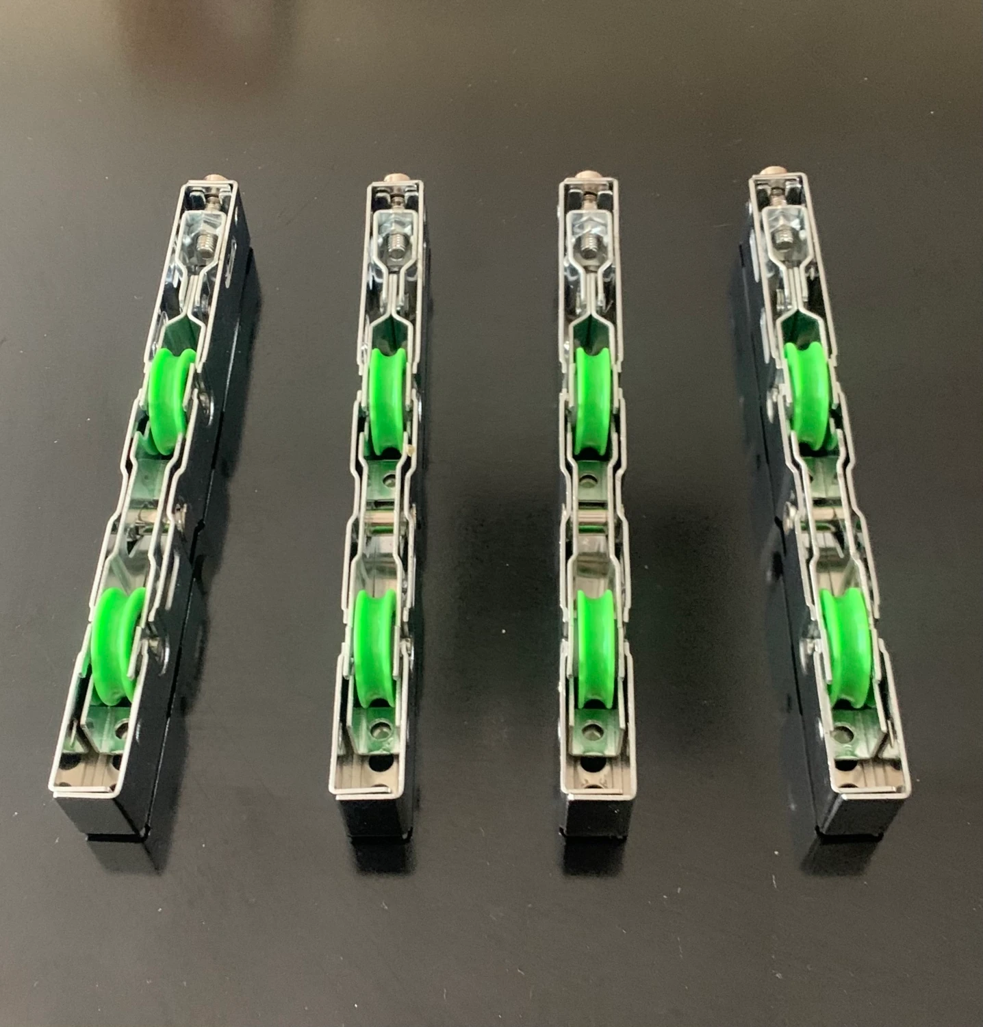 Çelik Gövde Yeşil Çiftli Sürme Kapı ve Pencere Tekeri