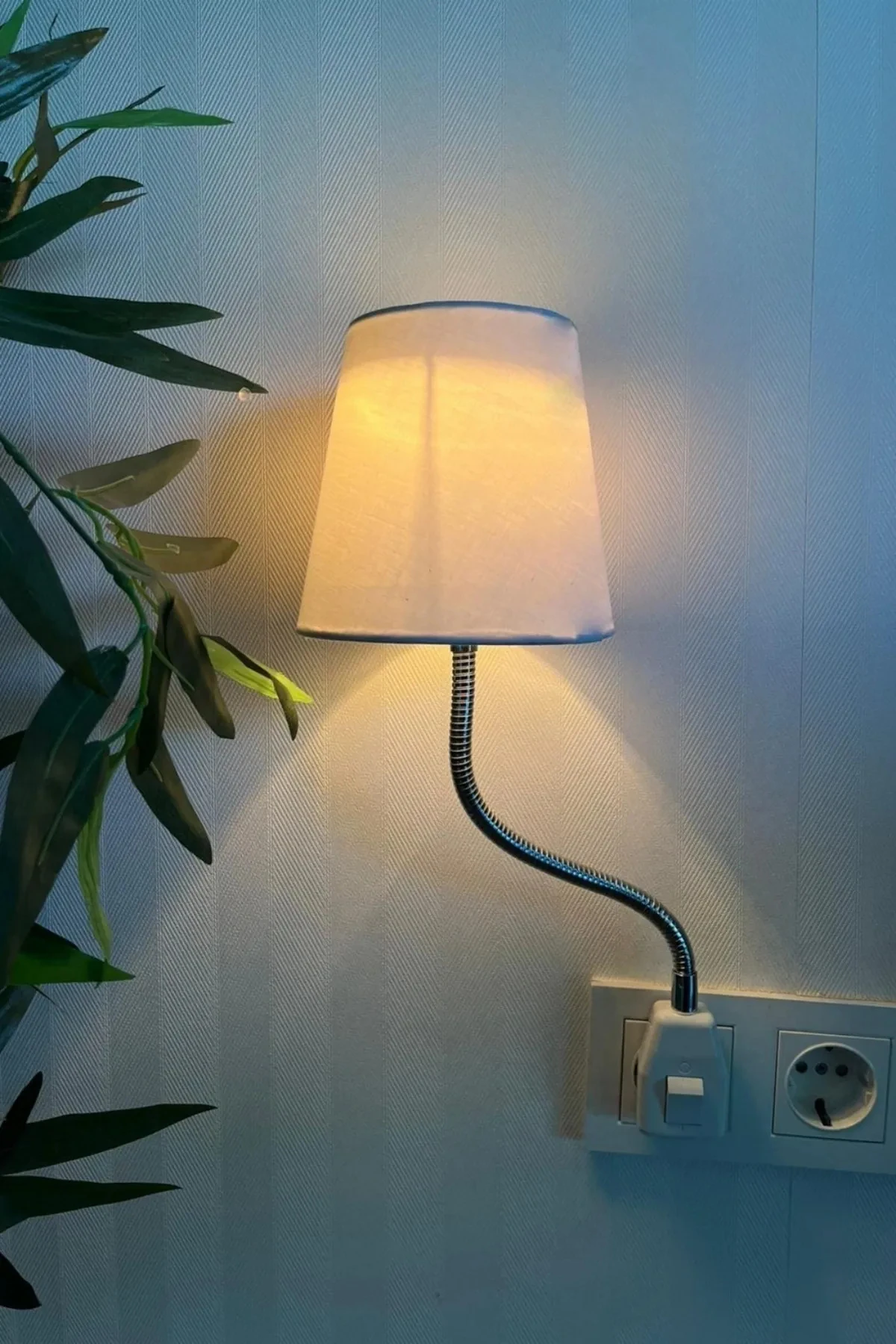 MEDA-LİGHT GECE-MASA-OKUMA IŞIĞI,LAMBASI SPRALLİ ANAHTARLI GECE LAMBASI-MASA LAMBASI DEKOR