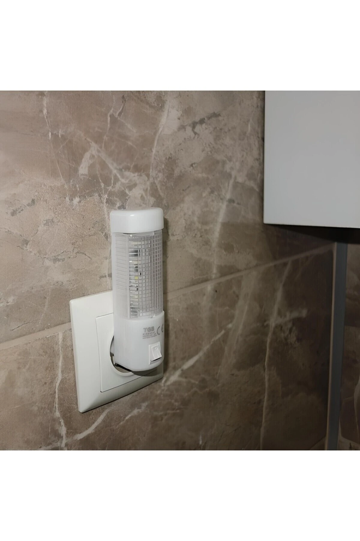 3'lü Ledli Anahtarlı Prizli Gece Lambası, Beyaz, Pratik ve Şık Tasarım