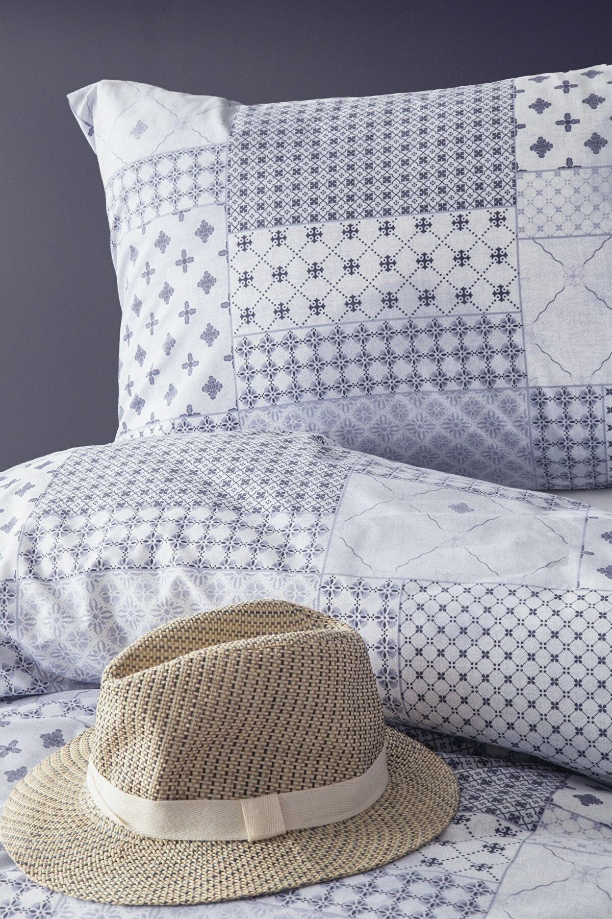 Battal Boy Nevresim Takımı Patchwork Gri Mavi Desen Ve 2 Adet Yastık Kılıfı Seti Pamuklu