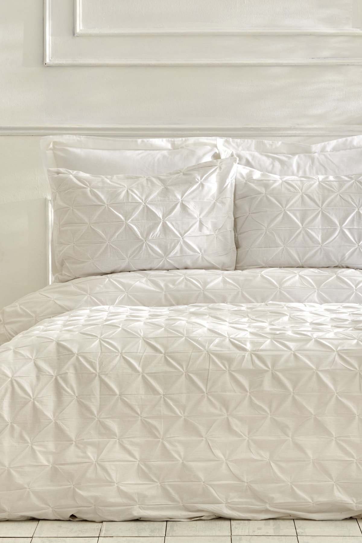 White Collection Castello %100 Pamuk Tek Kişilik Puntolu Nevresim Takımı Beyaz