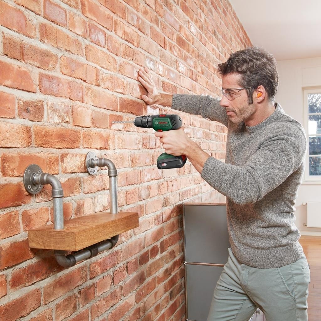BOSCH Universalımpact Akülü Darbeli Matkap (2x 1.5AH)+210 Aksesuar 06039D4107