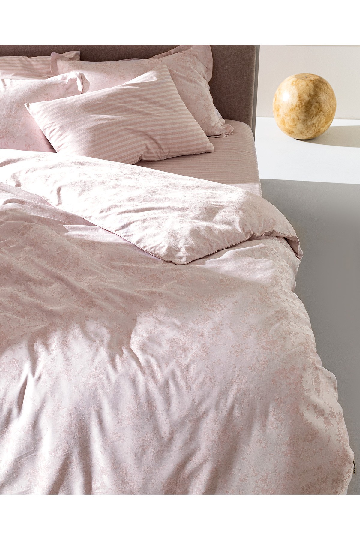 Eze King Size Jakarlı Saten Nevresim Takımı