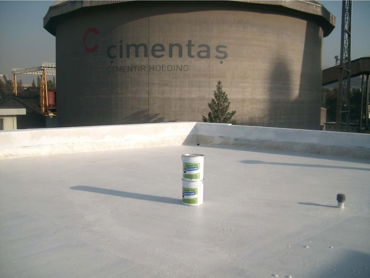 Izo White Glass Beyaz Mucize Ilaç Solvent Bazlı Dış Cephe Yalıtım Örtüsü 5 kg