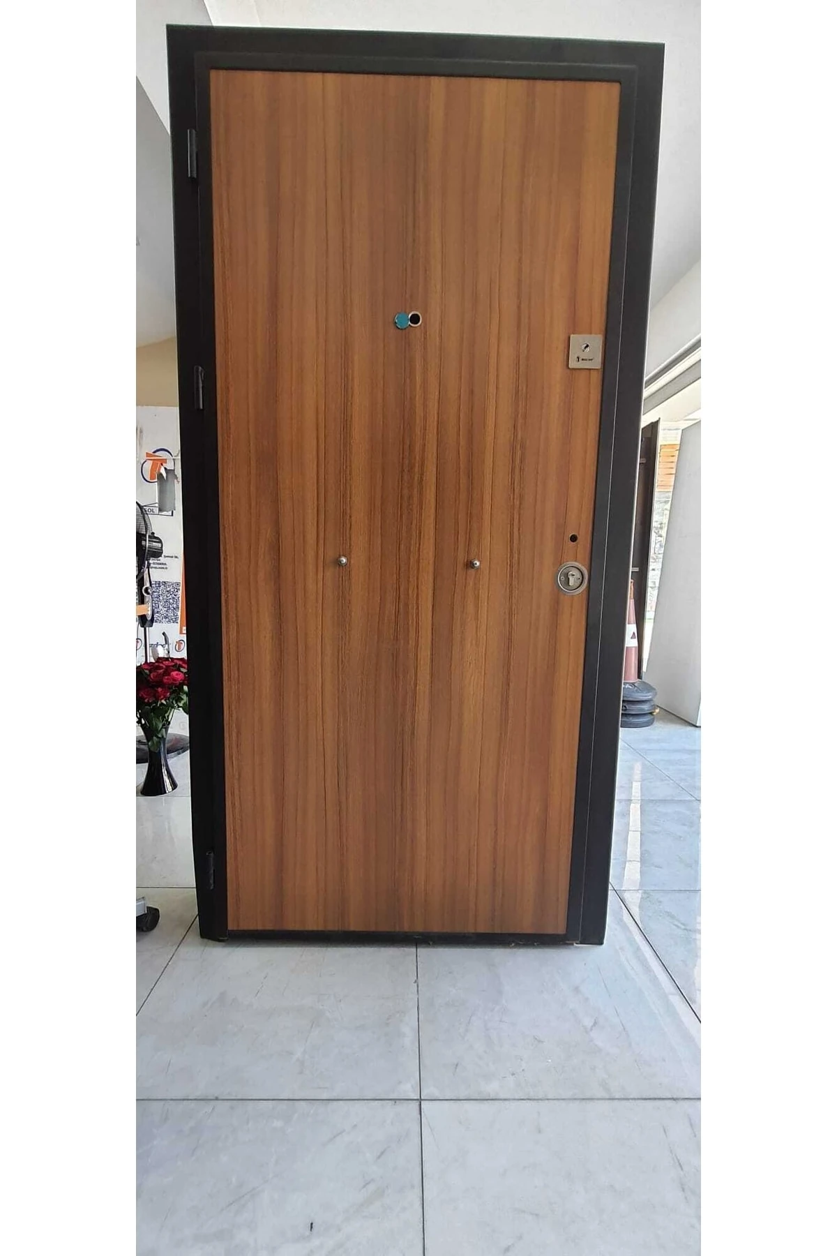 Çelik Kapı, Ahşap Desenli Çelik Kapı, Tırnaklı Çelik Kapı, Daire Kapısı Sol Açılım