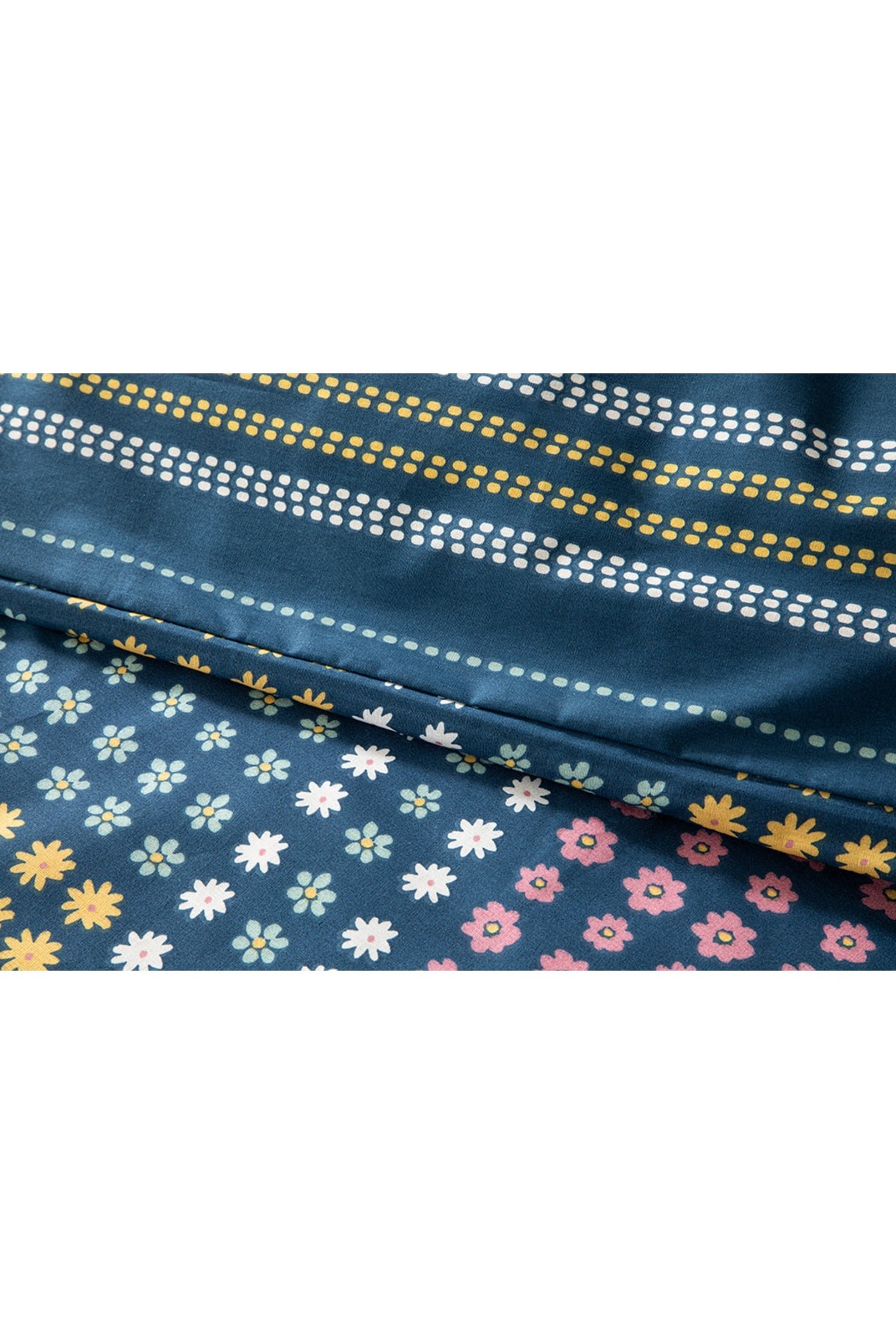 Daisy Patchwork Pamuklu Çift Kişilik Nevresim Setı 200x220 Cm Lacivert