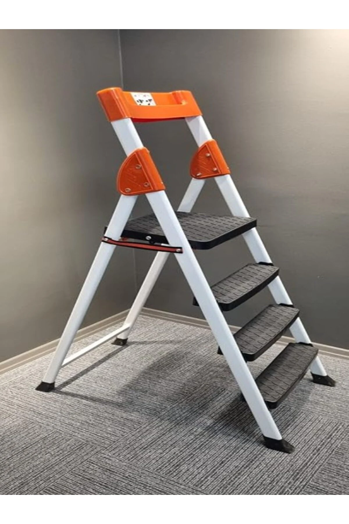 3+1 Basamaklı Merdiven