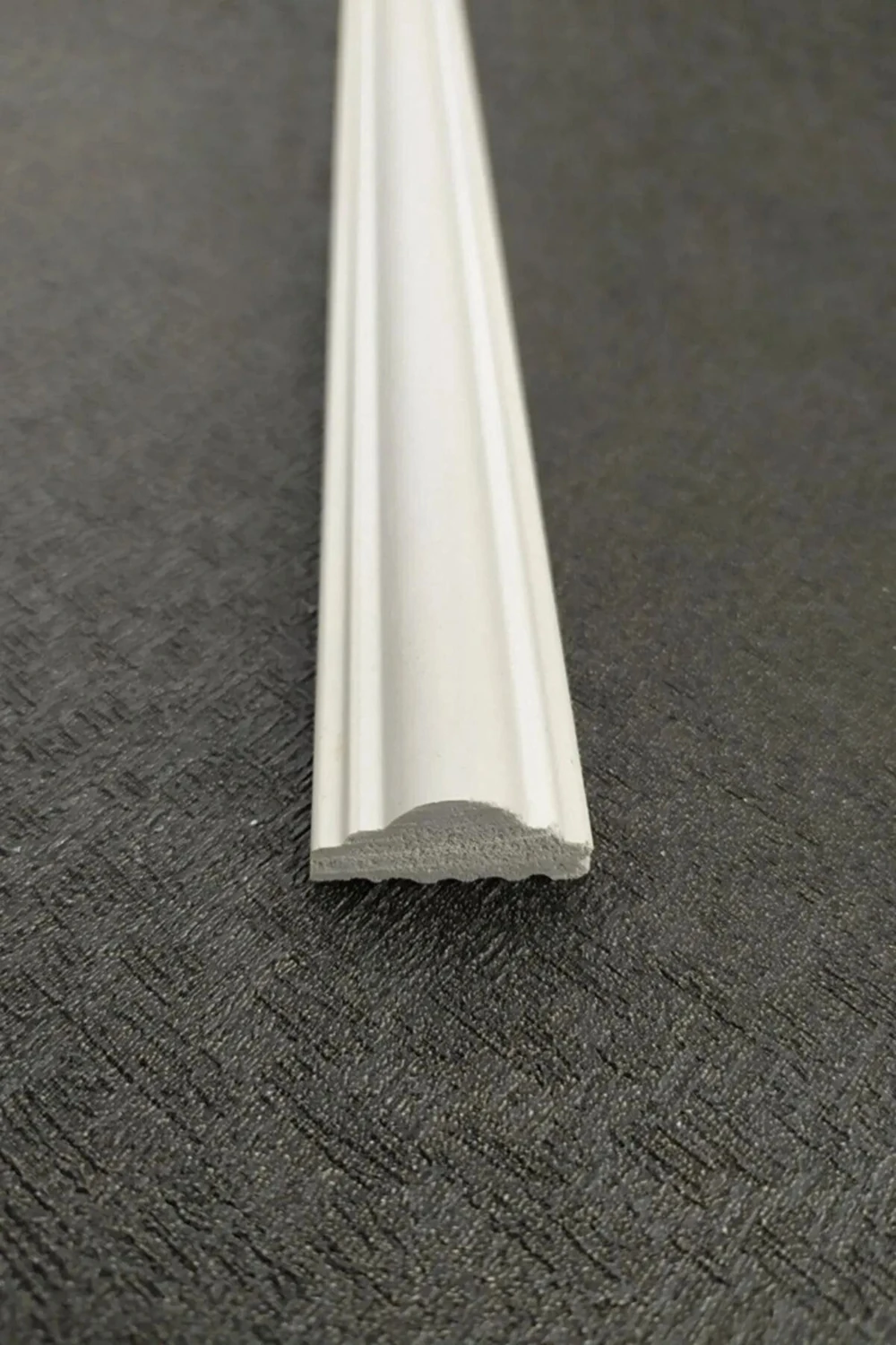 Uygun Fiyatlı, Darbeye Dayanıklı ve Boyanabilir Polistren Duvar Çıtası 2,5×240 cm - 5 Adet