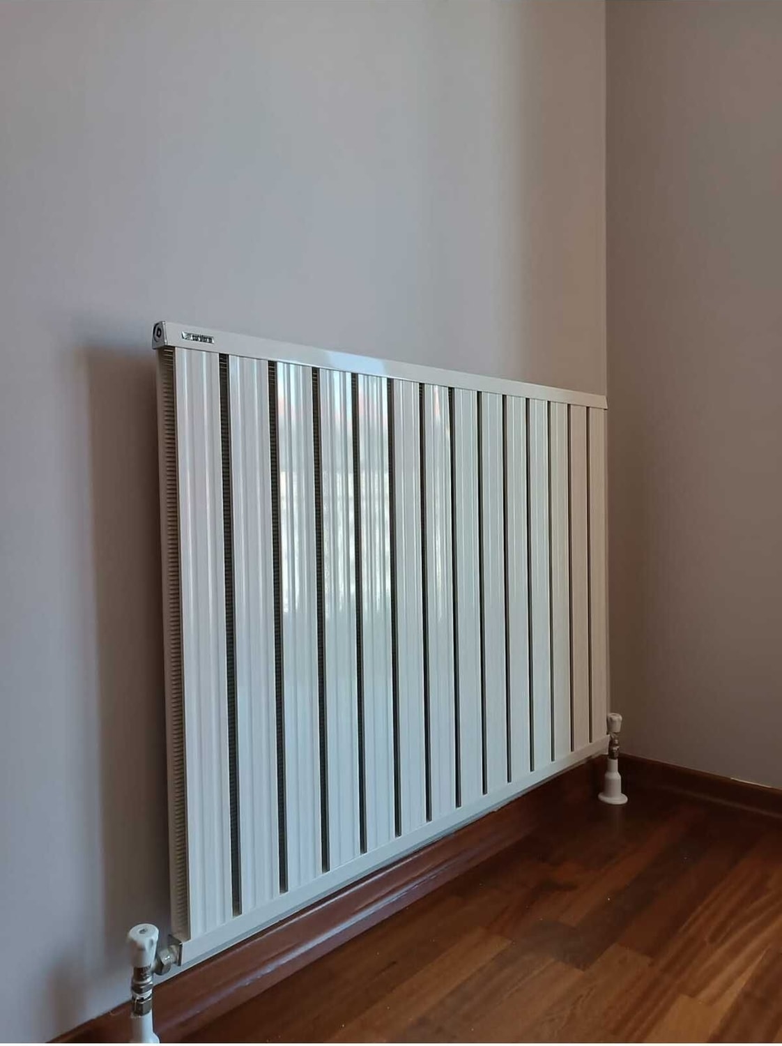 Alüminyum Panel Radyatör Klasik 525X5 Ral 9010 Kırık Beyaz