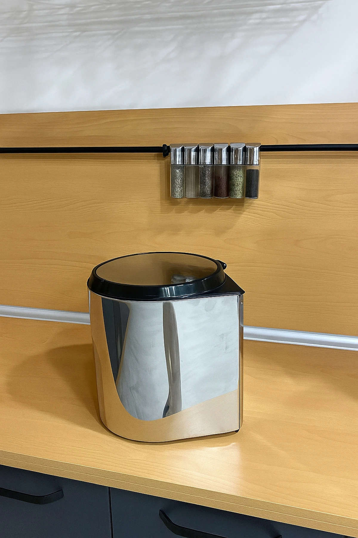 Kapağa Monte Dolap Içi Çöp Kovası Paslanmaz Çelik Mutfak Tezgah Altı Otomatik Kapak 30x 30