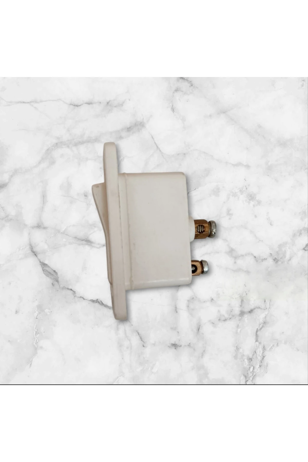 SERT PLASTİK TEKLİ ÇOK AMAÇLI ANAHTAR