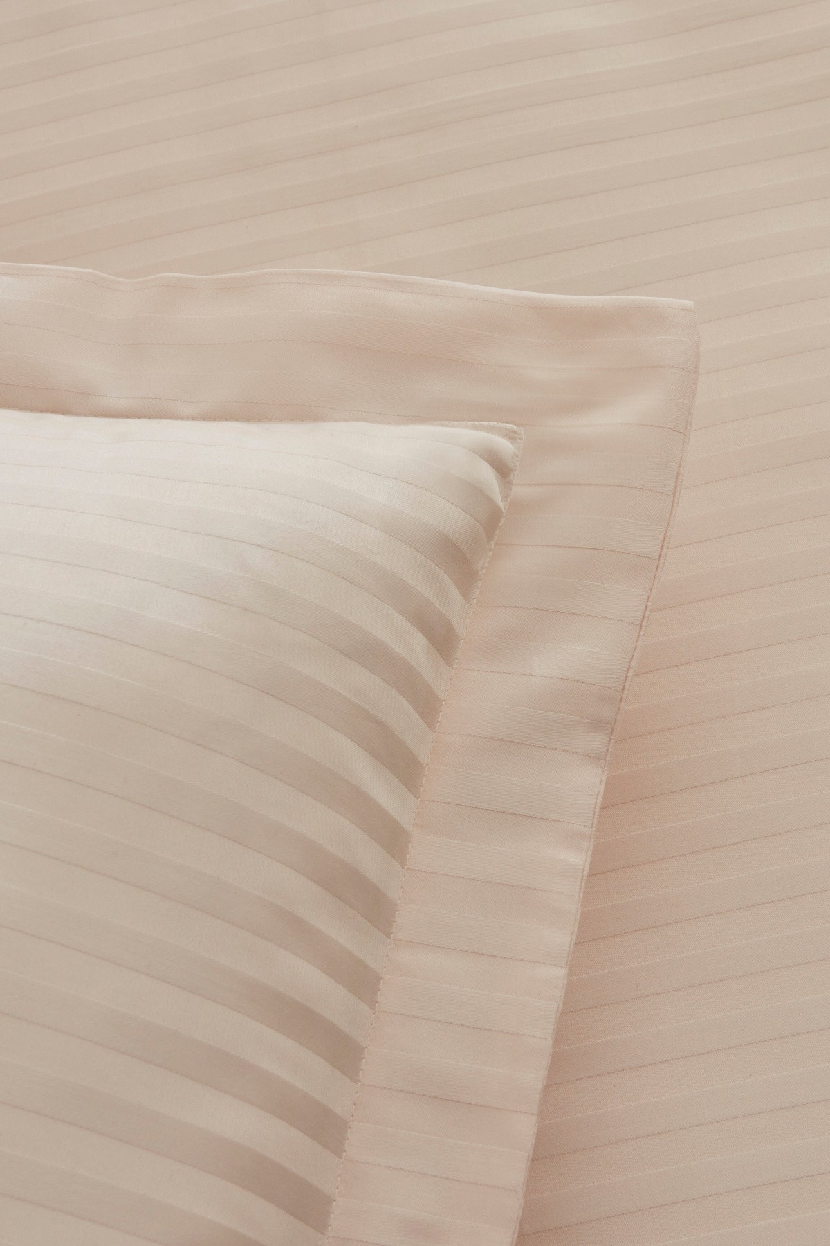 White Collection Minas Çift Kişilik Çizgili Saten Nevresim Takımı Bej