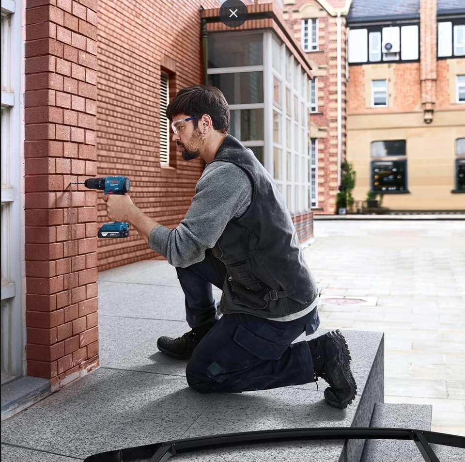 BOSCH Gsb 185-Li Tek Akülü Darbeli Vidalama Matkap 82 Parça Uç Setli