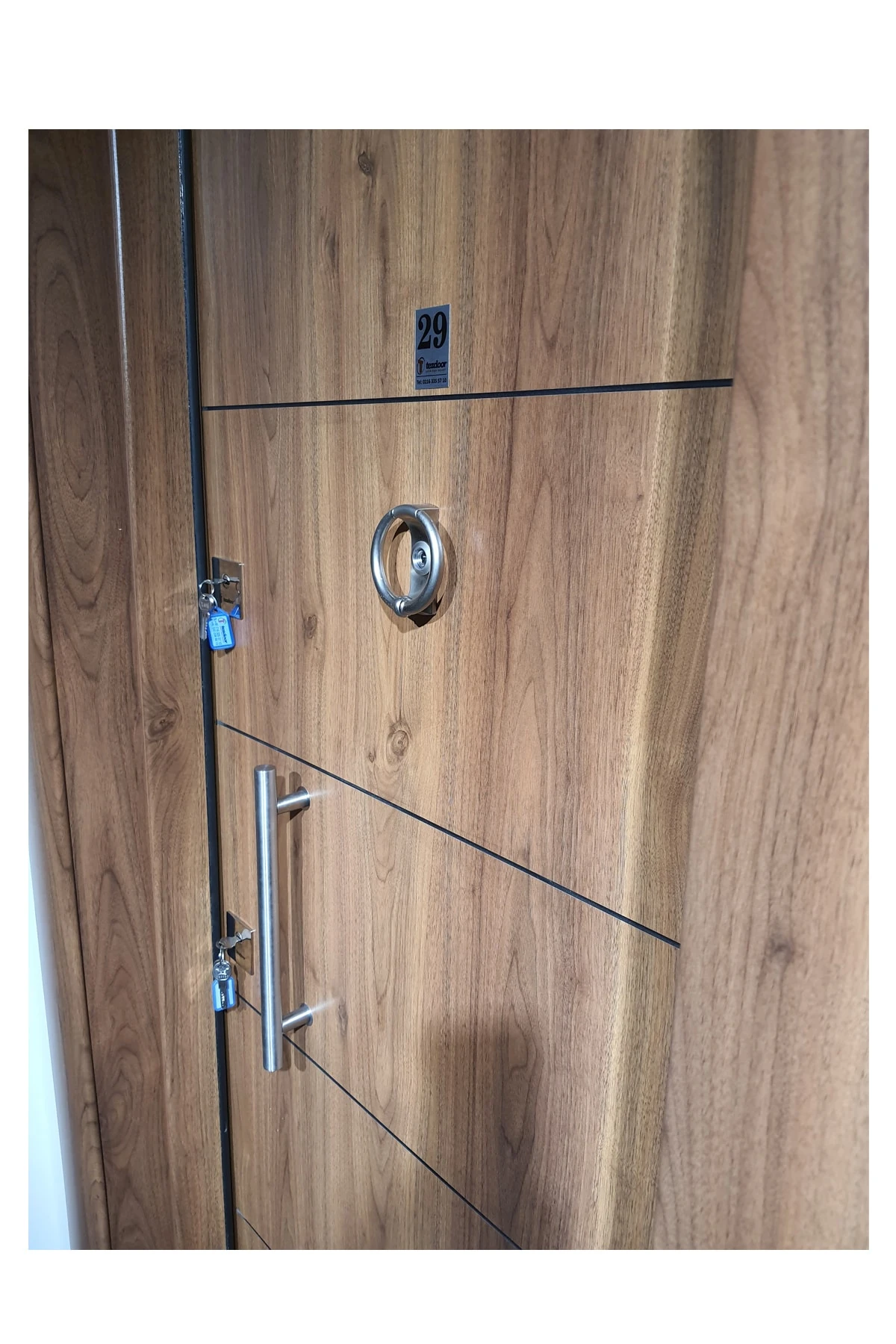 Çelik Kapı Ahşap Kaplama Tırnaklı Kilitli Çelik Kapı Daire Kapısı Sağ Açılım