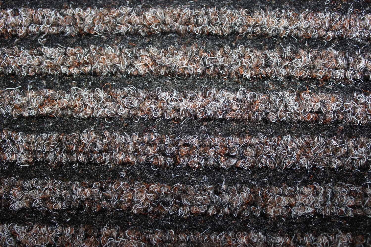 Kauçuk Tabanlı Akustik Halı 6mm Kahverengi 200 x 200 cm