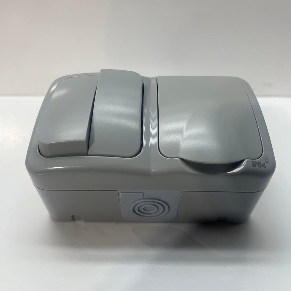 Bella Sıva Üstü Nemliyer Kapaklı Topraklı Priz + Komütatör Gri