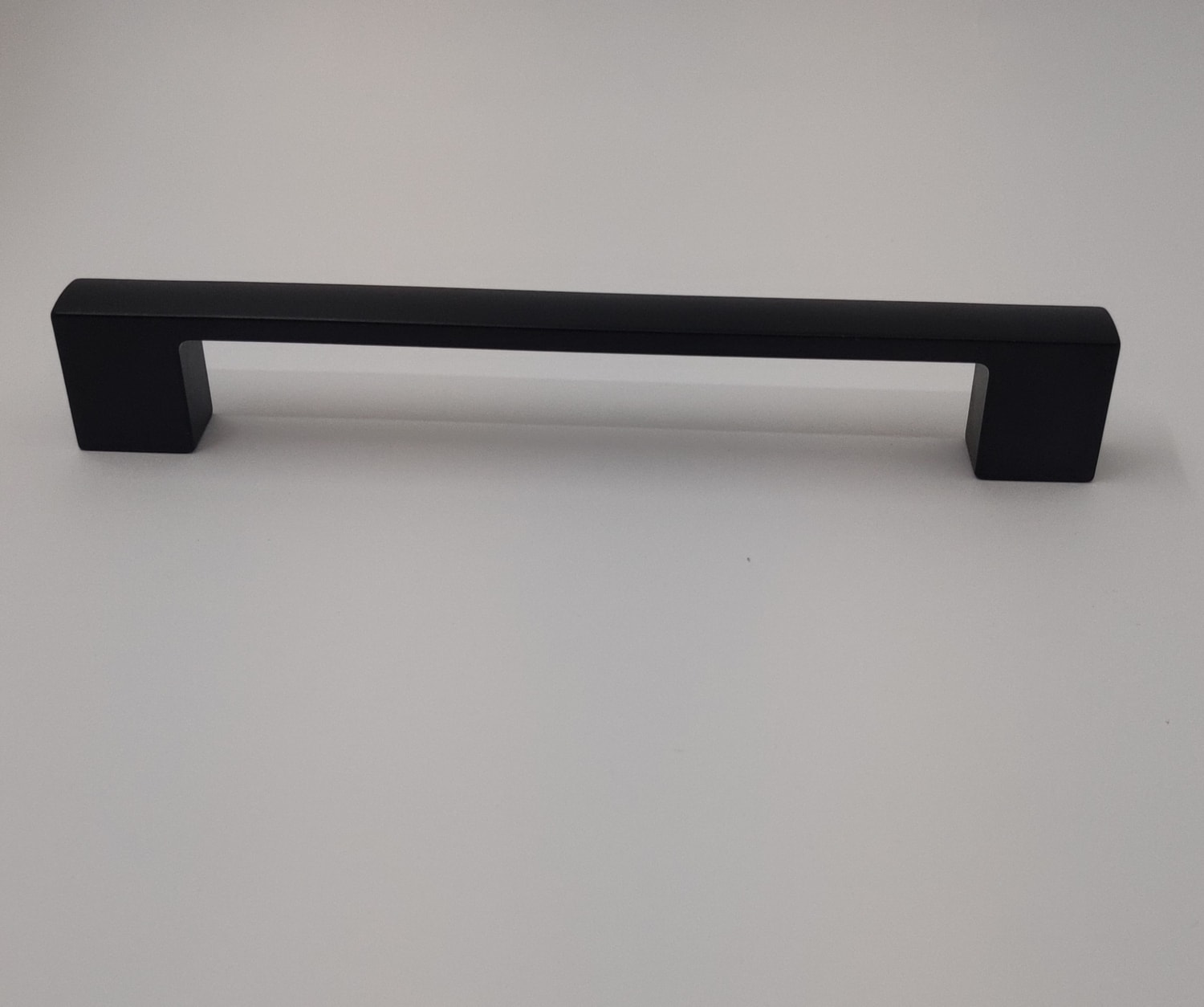 Mutfak Dolap Çekmece Kapak Mobilya Kulbu 128 mm Lüks Metal Kulp (Siyah Renk)