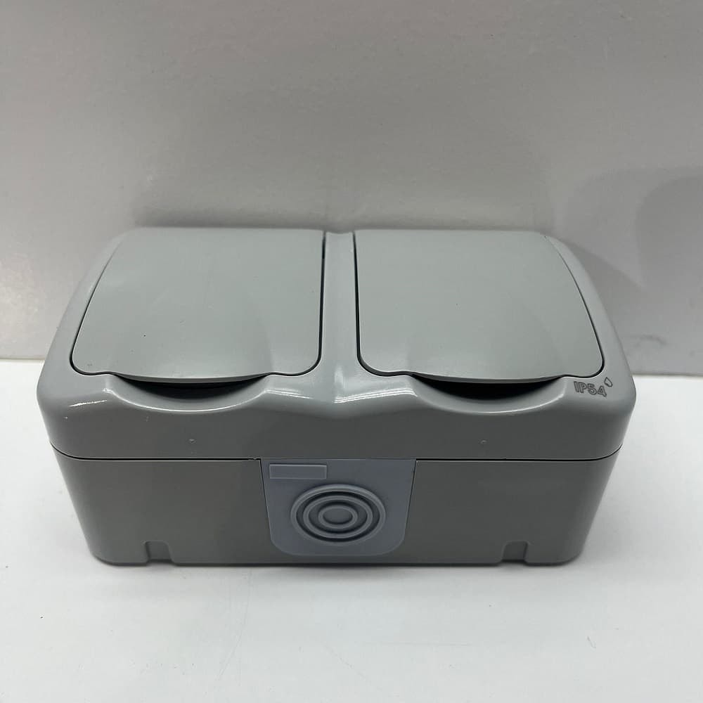 Bella Sıva Üstü Nemliyer İkili Kapaklı Topraklı Priz