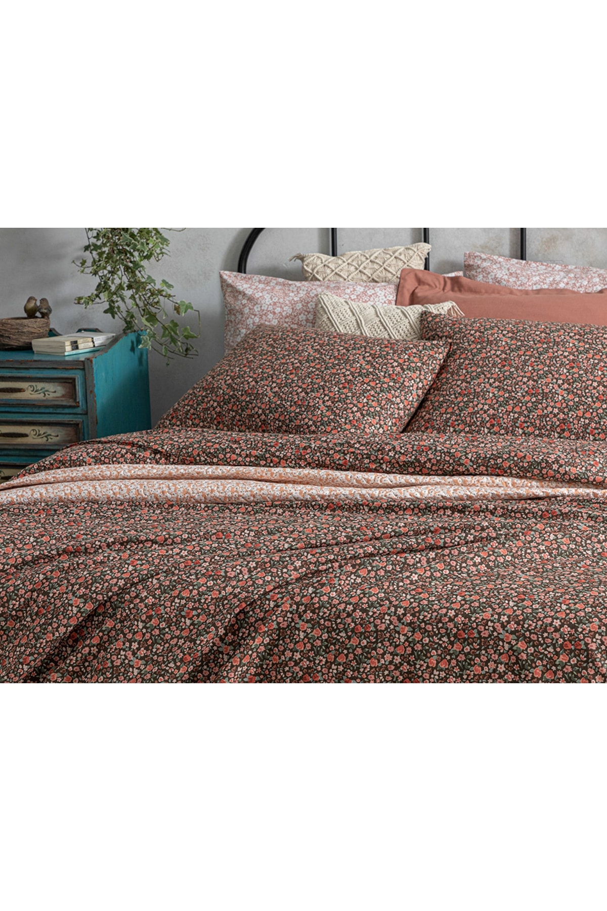 Floweret Pamuklu King Size Nevresim Seti 240x220 Cm Siyah