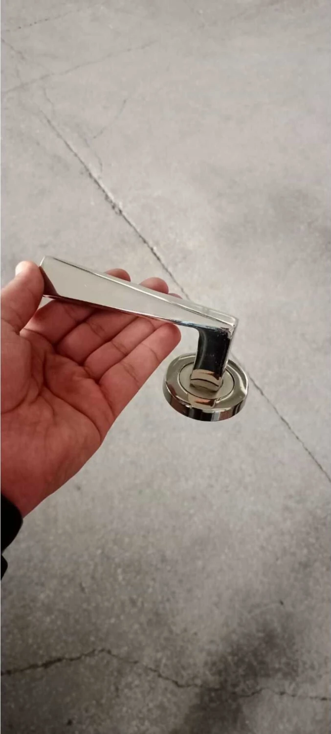 Şık Saten Çelik Kapı Kolu, Sol Çalışma, Dayanıklı ve Estetik Tasarım