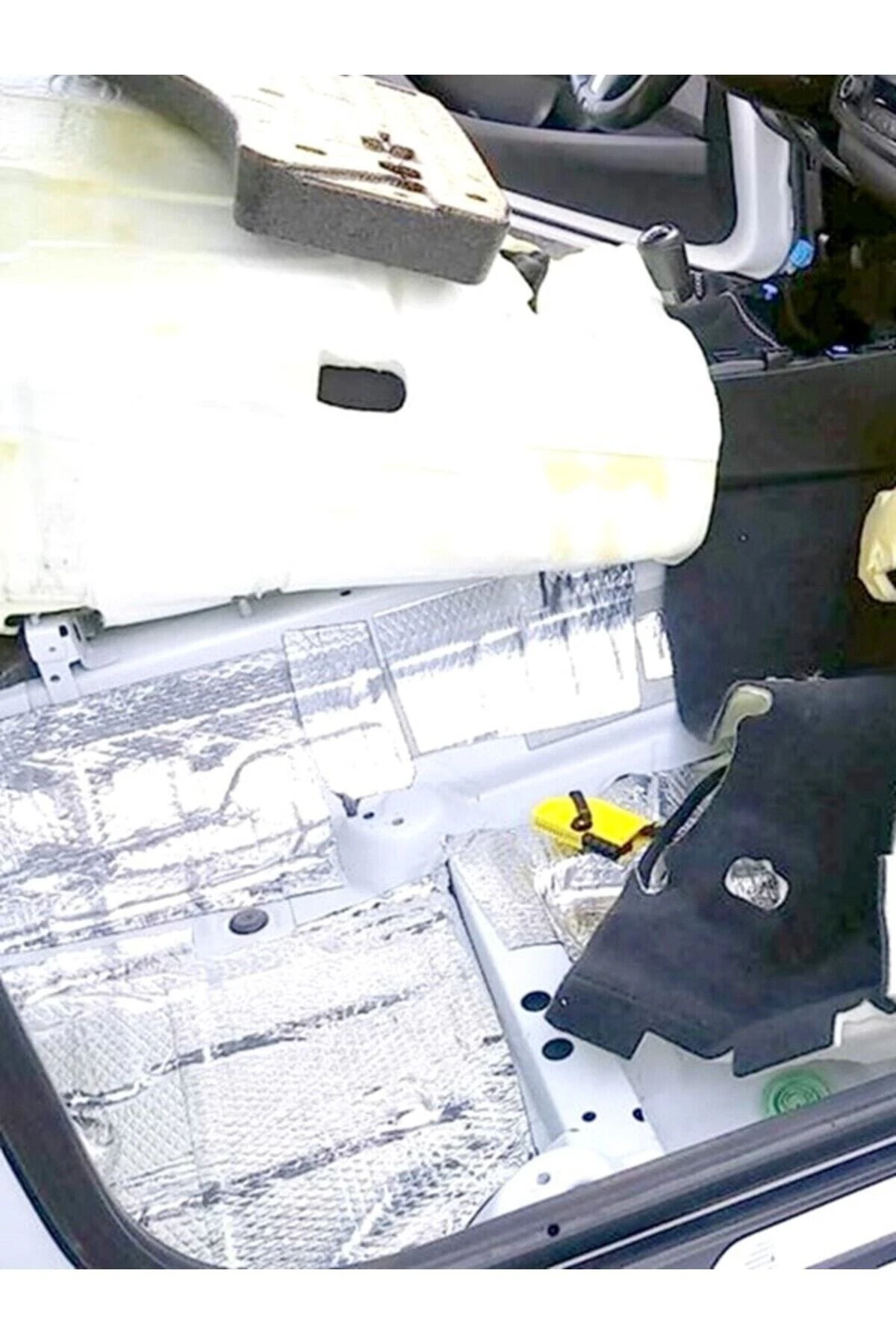 Araç Oto Ses Isı Yalıtım Bandı 10cmx5metre Alüminyum Folyolu Kauçuk Bant Izolasyon Malzemesi