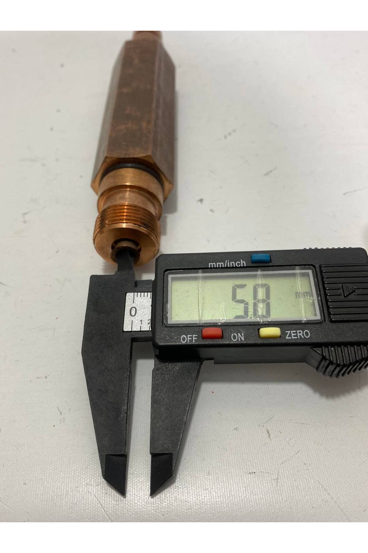 Tam Tespitsiz Pnömatik Bakır Malzeme 168mm