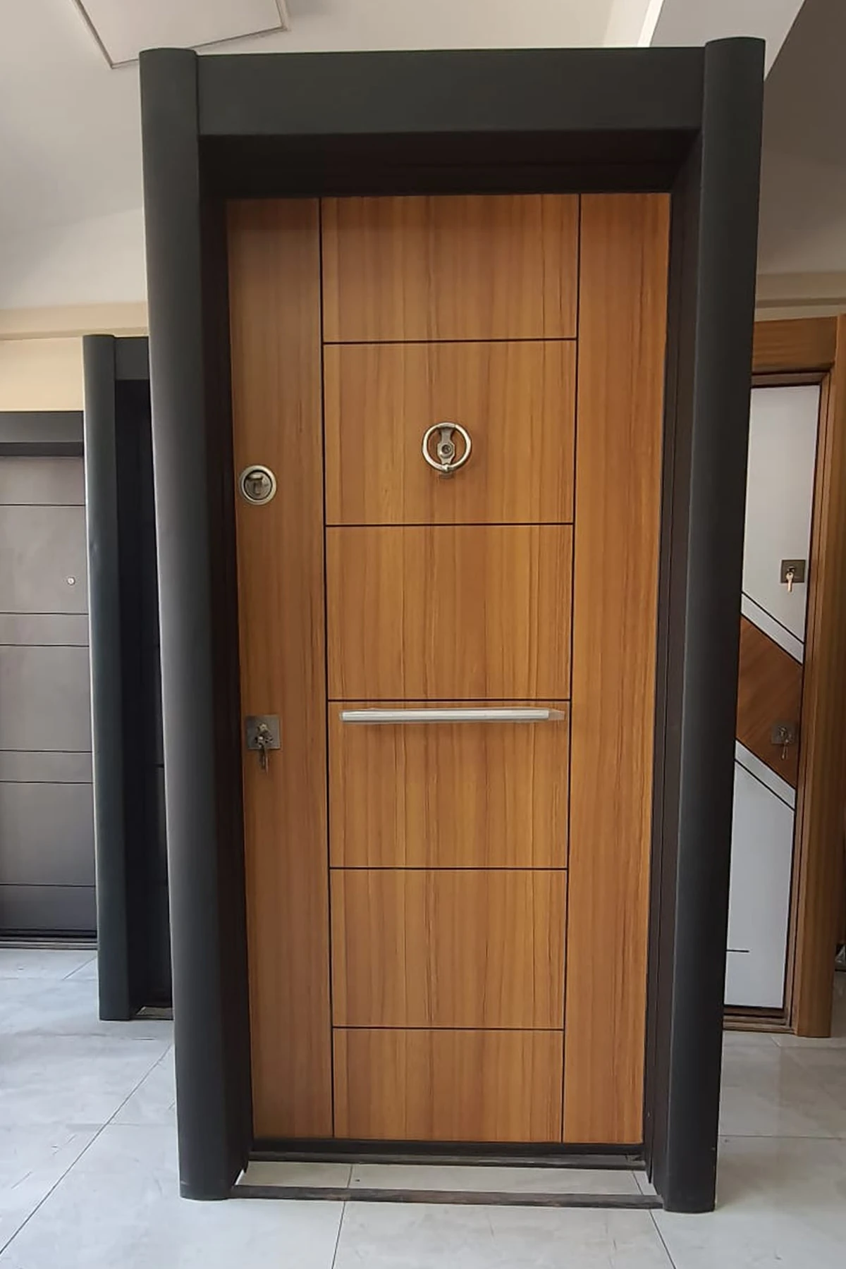 Çelik Kapı, Ahşap Desenli Çelik Kapı, Tırnaklı Çelik Kapı, Daire Kapısı Sol Açılım