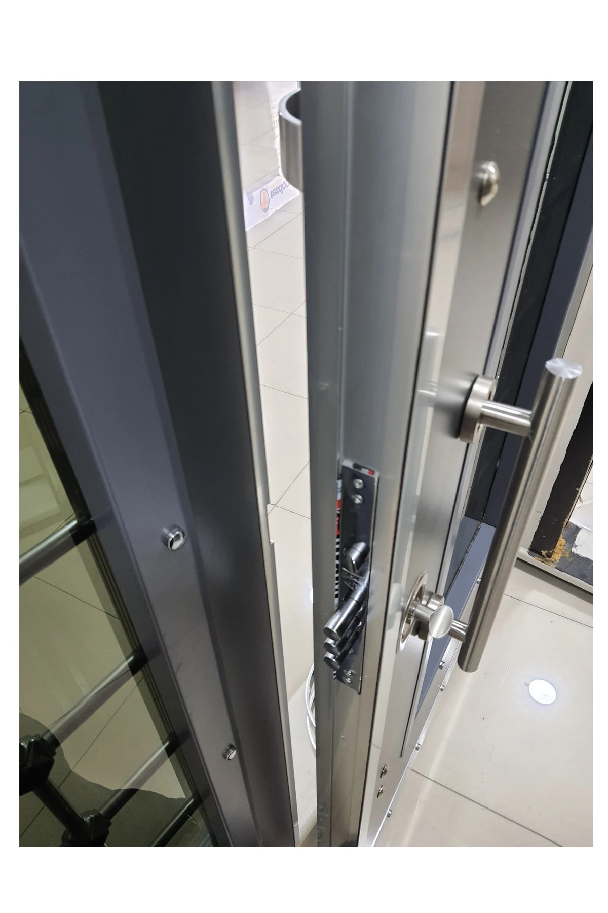 Celik Kapi Model Tezwood Çelik Kapı, Antrasit Rengi Bina Giriş Kapısı