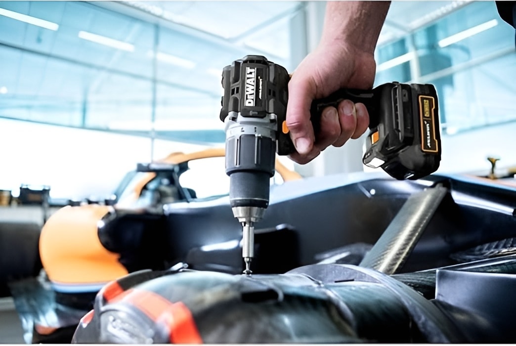 DEWALT Mclaren Serisi DCD85MP2T 18V Akülü Darbeli Matkap Vidalama (Solo)