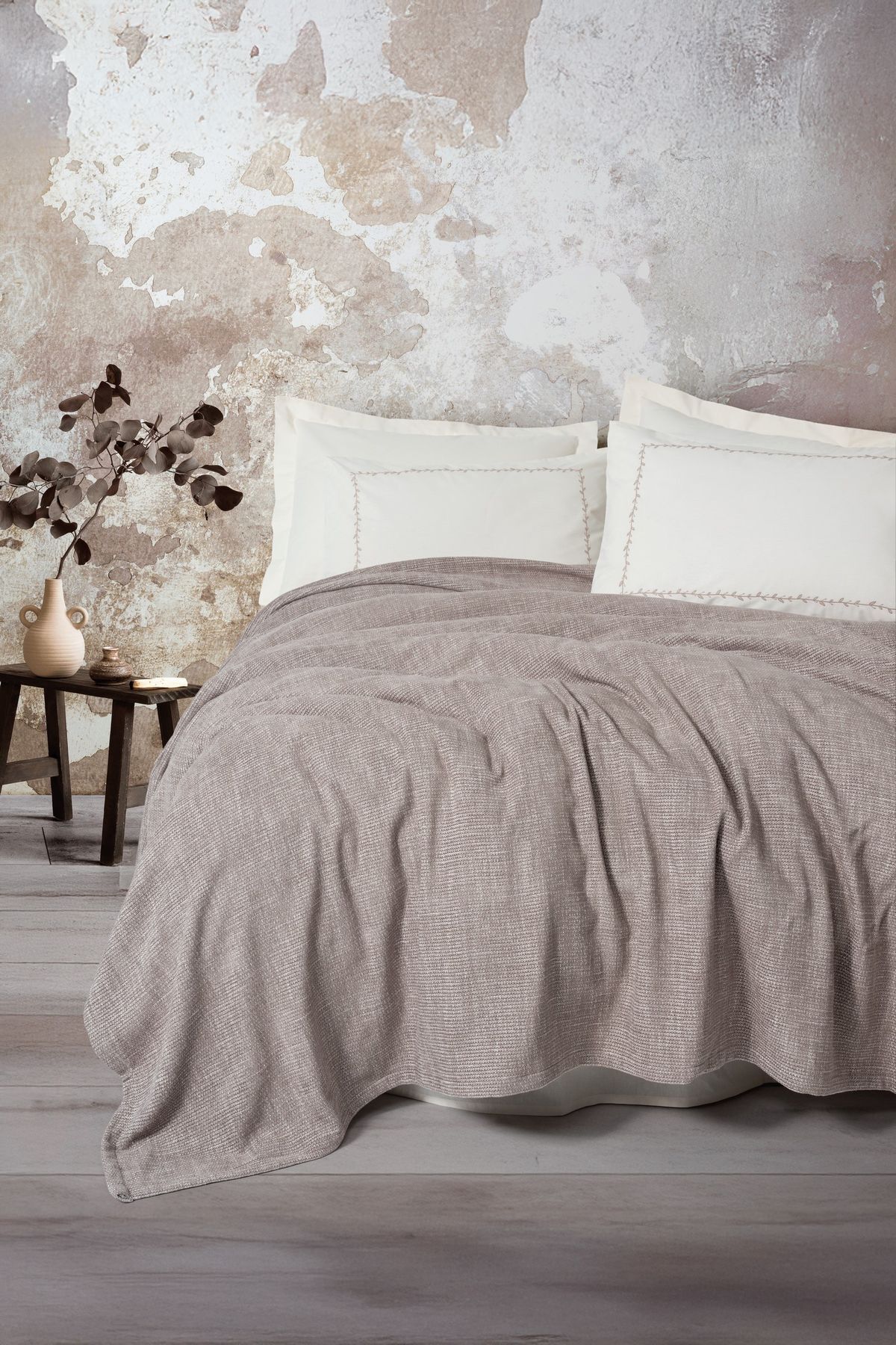 Embrova Çift Kişilik Pike Takımı Şönil Loom Bej