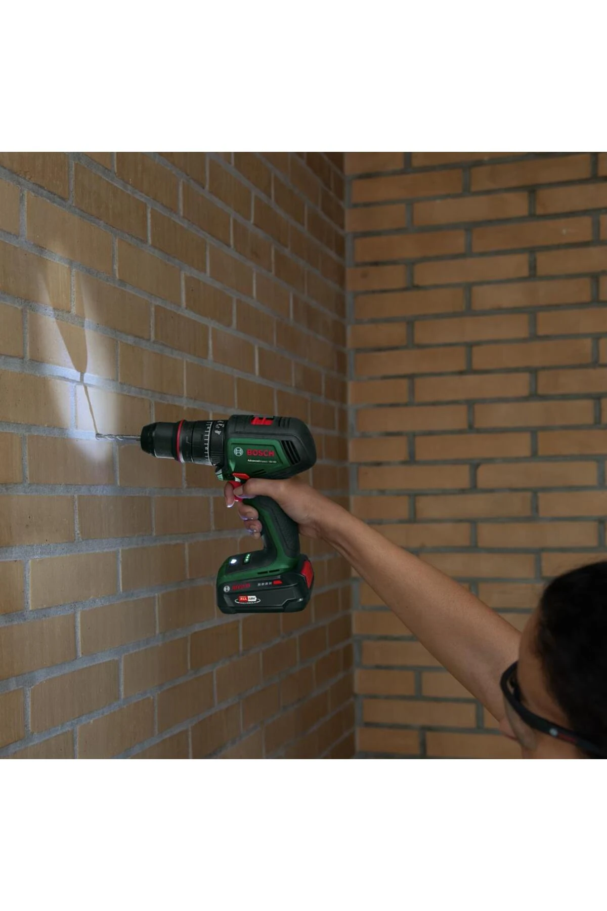 AdvancedImpact 18V-80 QuickSnap Akülü Darbeli Matkap 2x2.5A 06039E2102