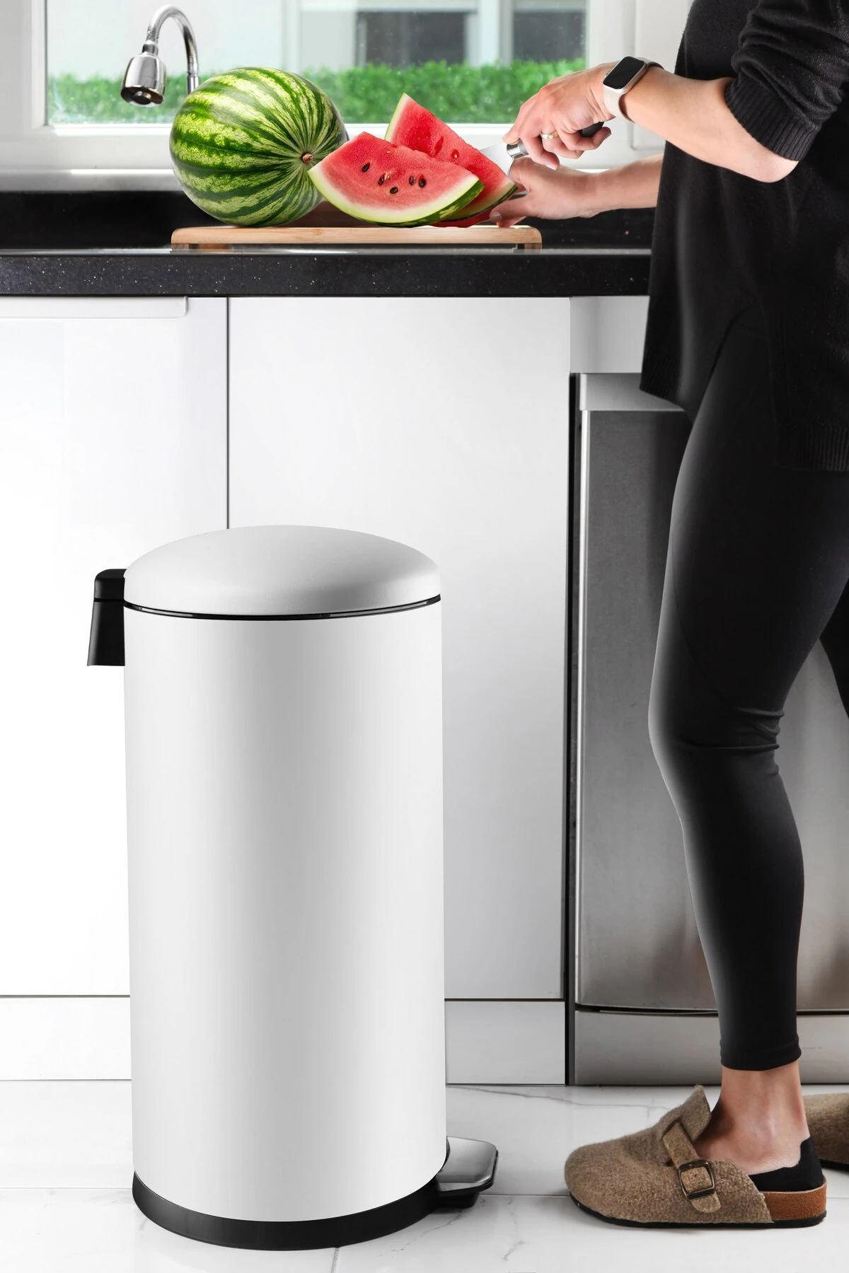 Paslanmaz Çelik Bombe Kapaklı Çöp Kovası 40 Litre Mat Beyaz