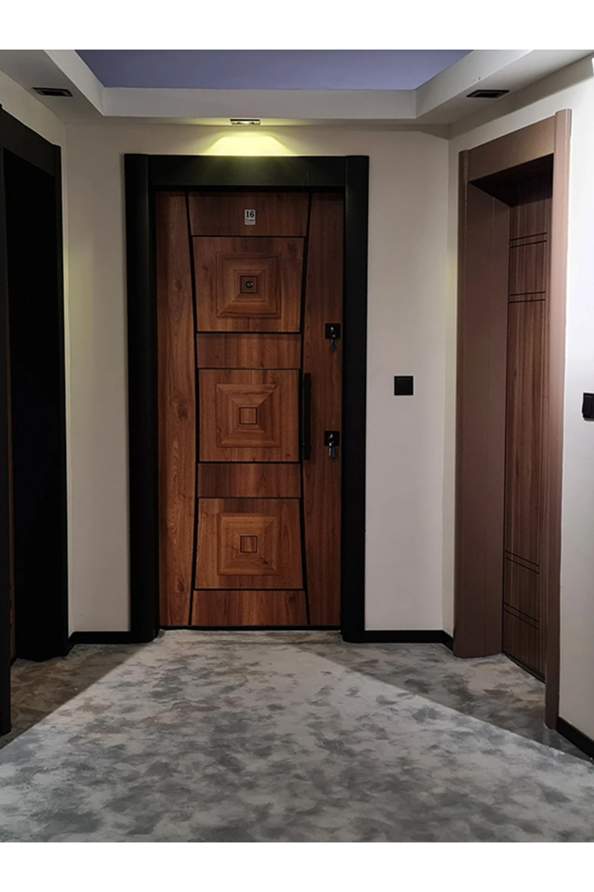 Çelik Kapı, Ahşap Renk , Kabartma Model Çelik Kapı, Sol Açılım Tırnaklı Sistem