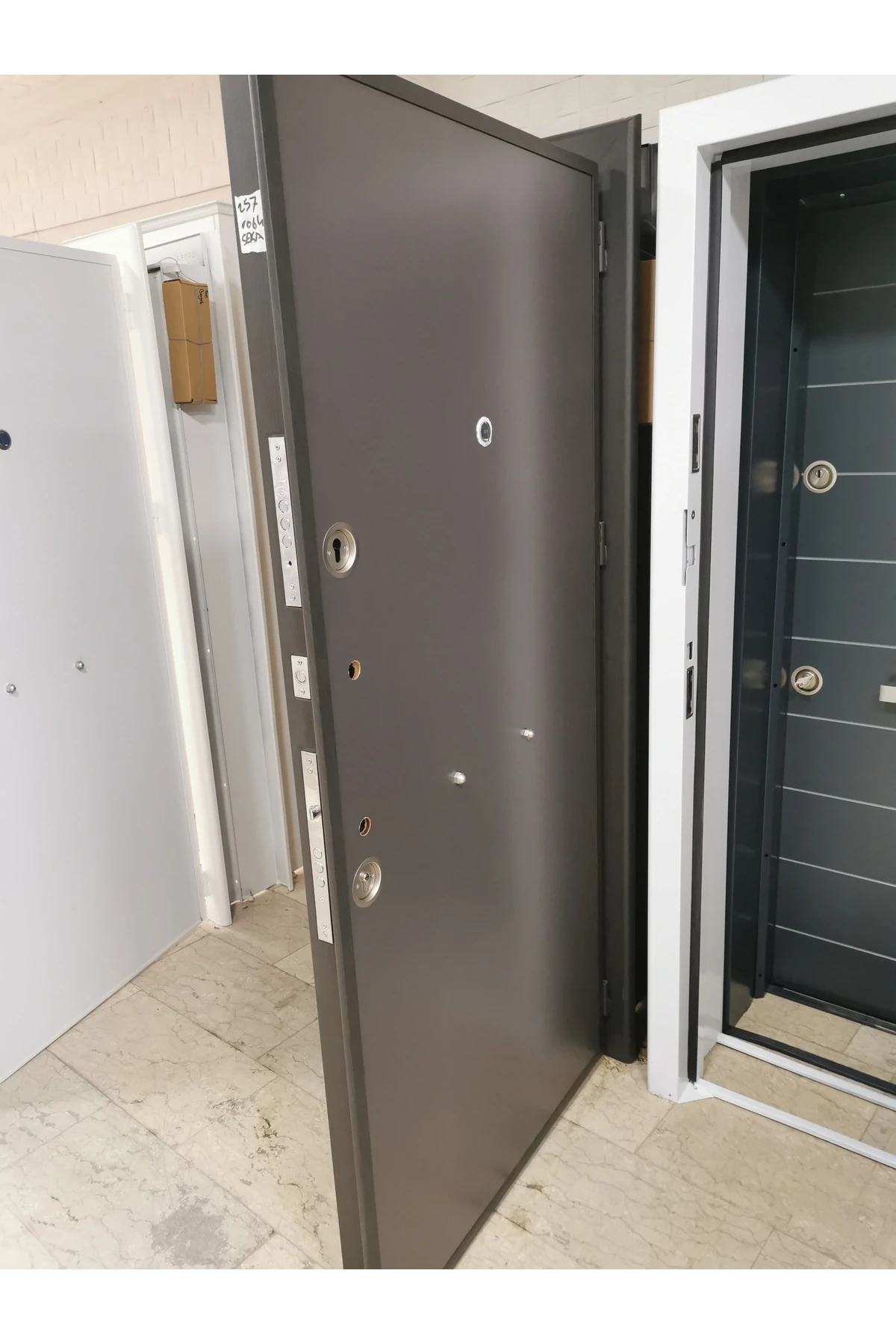 Kompozit Dış Iklim Çelik Kapı Sağ