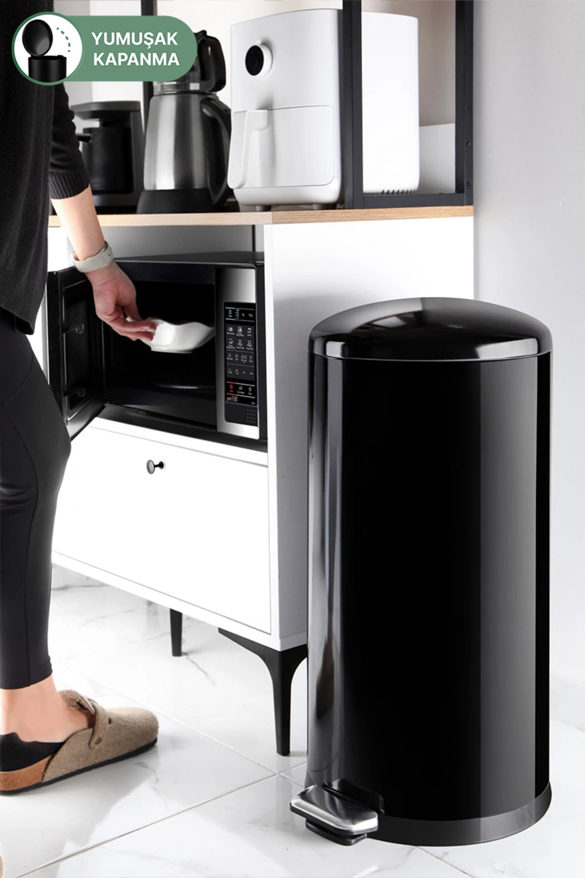 Paslanmaz Çelik Bombe Kapaklı Çöp Kovası 40 Litre Siyah