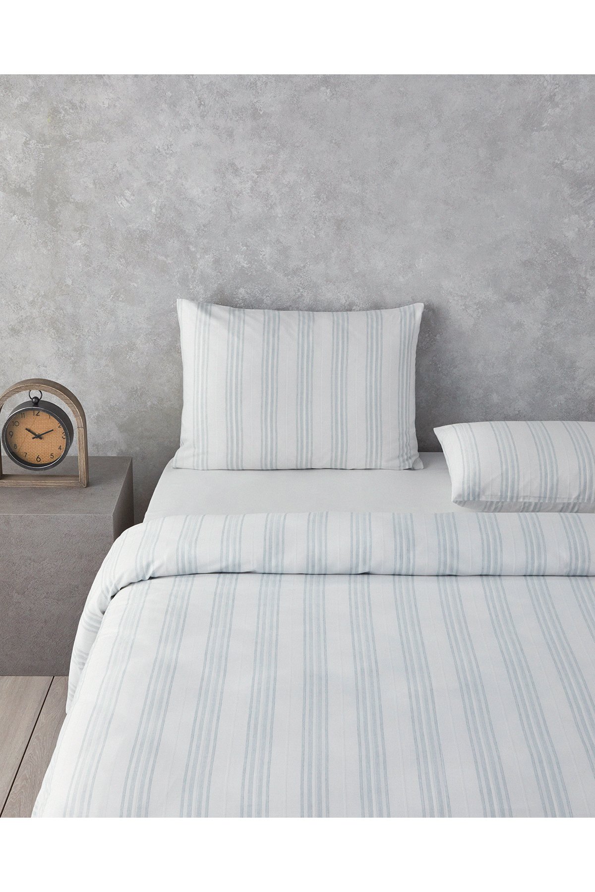 Calm Stitch Çift Kişilik Nevresim Takımı Koyu Seledon