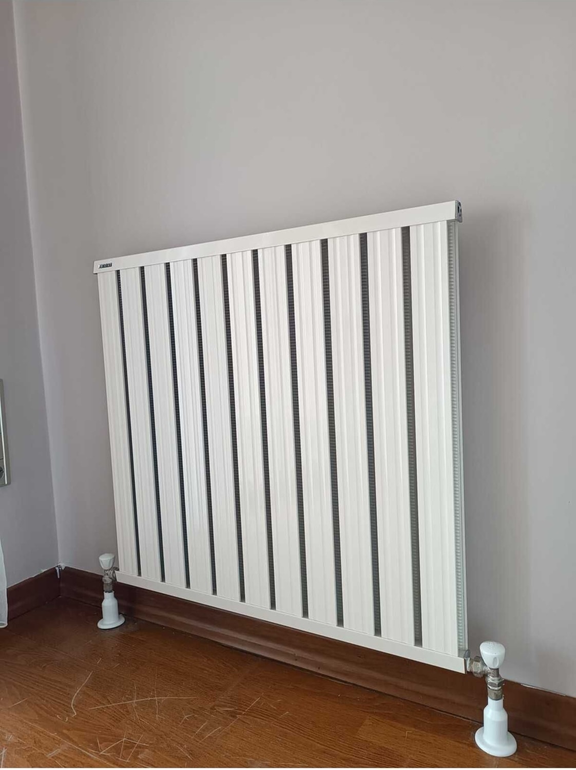 Alüminyum Panel Radyatör Klasik 525X5 Ral 9010 Kırık Beyaz