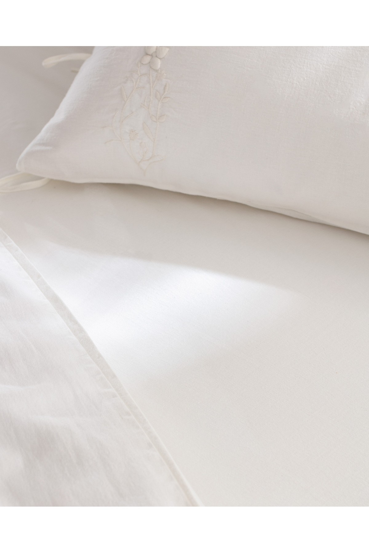 King Size %100 Pamuk Nakışlı Nevresim Takımı - Ekru