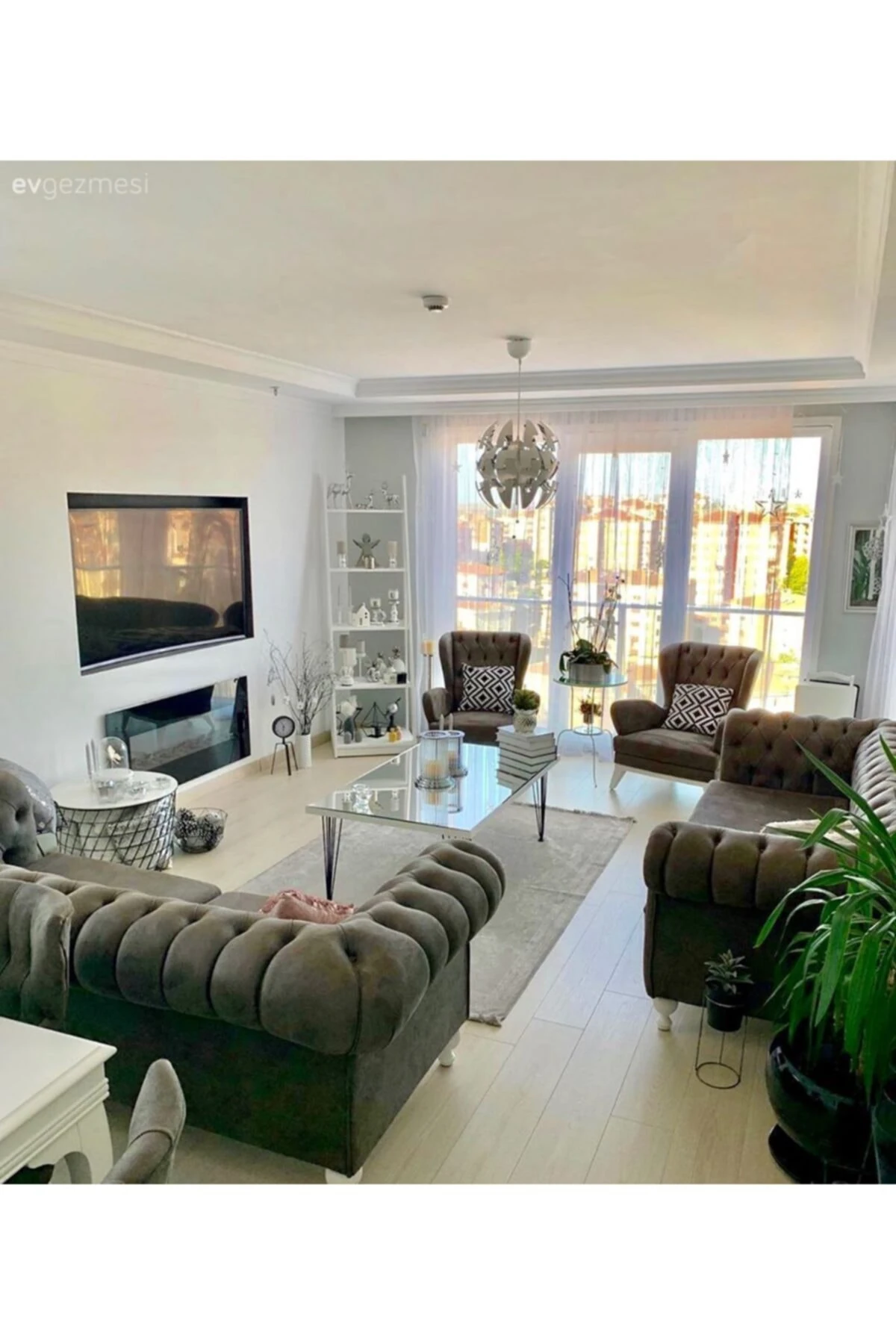 Karre Beyaz Anahtar + Topraklı Priz + Çerçeve (5 Adet Priz + 5 Adet Anahtar + 10 Adet Çerçeve)