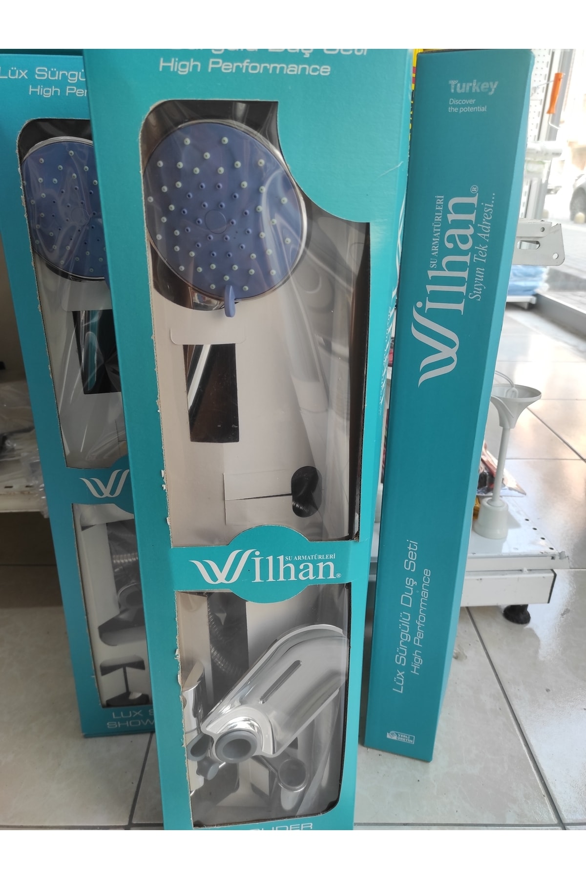 Mercedes Amblemli Örgülü Duş Seti