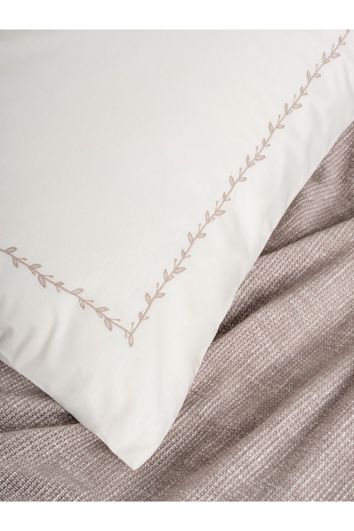 Embrova Çift Kişilik Pike Takımı Şönil Loom Bej